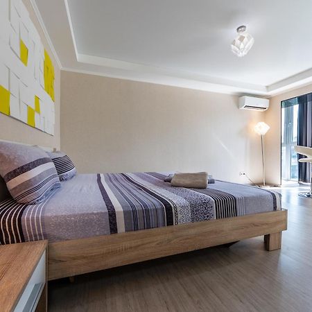 Home Apartments Київ Екстер'єр фото
