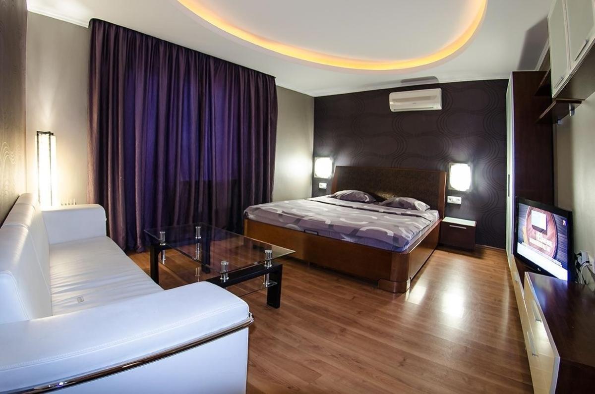Home Apartments Київ Екстер'єр фото