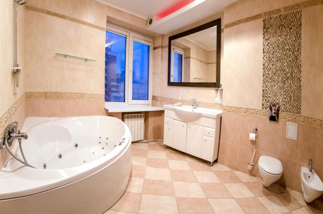 Home Apartments Київ Екстер'єр фото